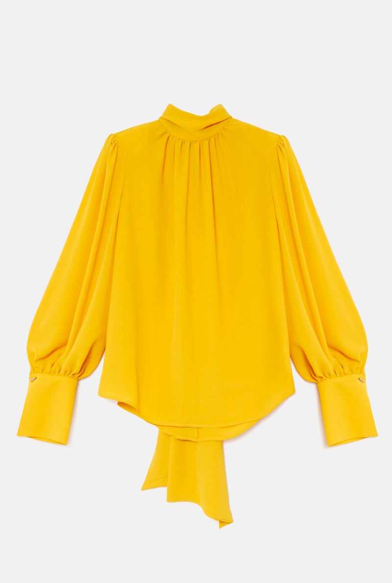 Camisa lazada cuello amarilla