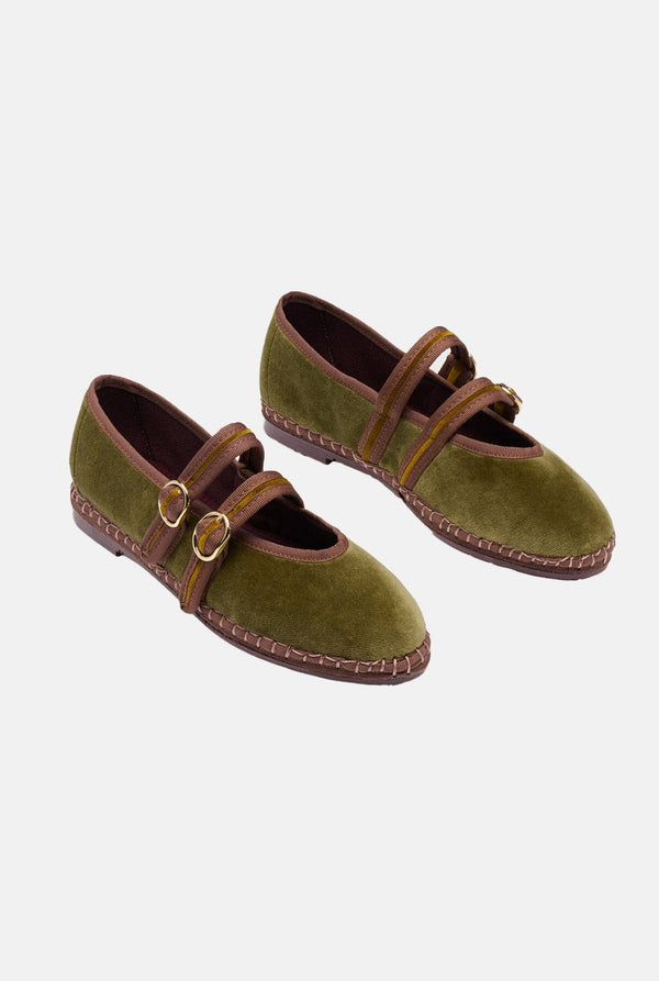 Claire Mustard