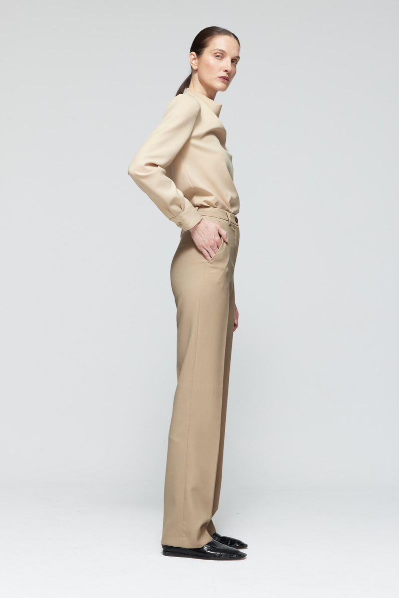 Pantalón recto lana beige