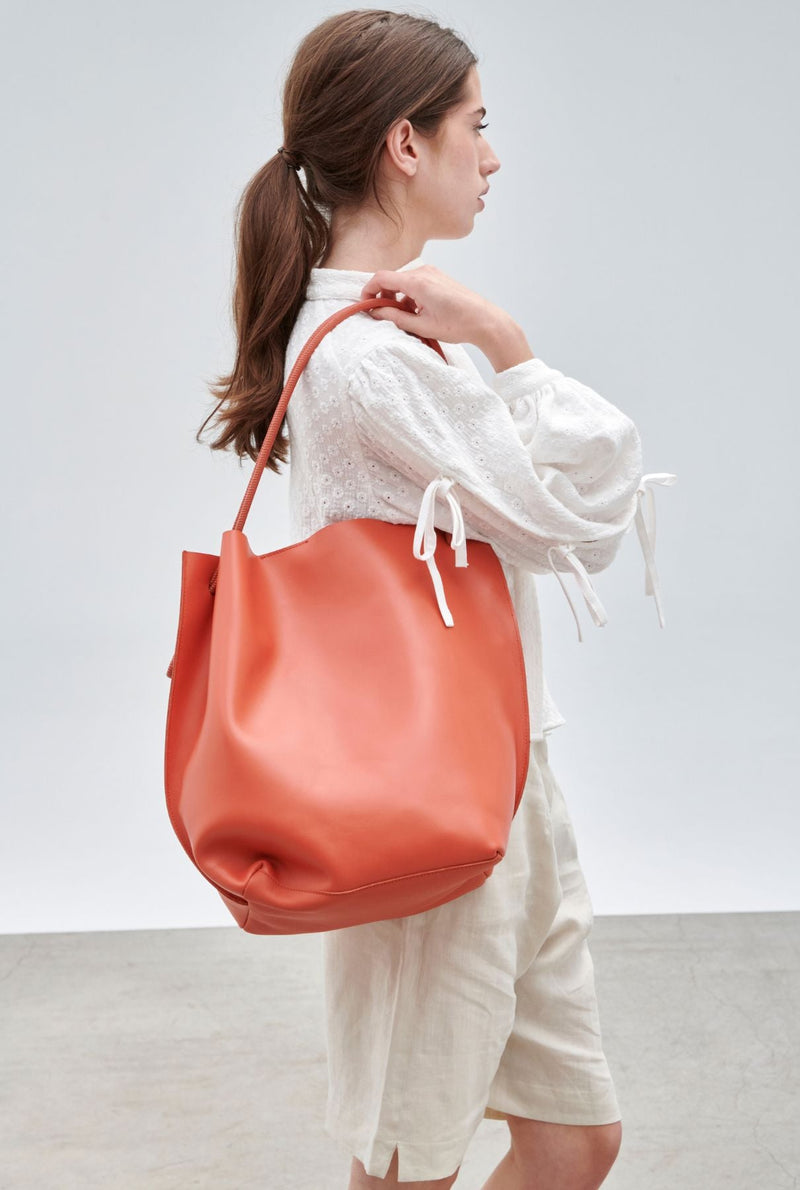The ELENA Bag. Piel vacuno color CORAL