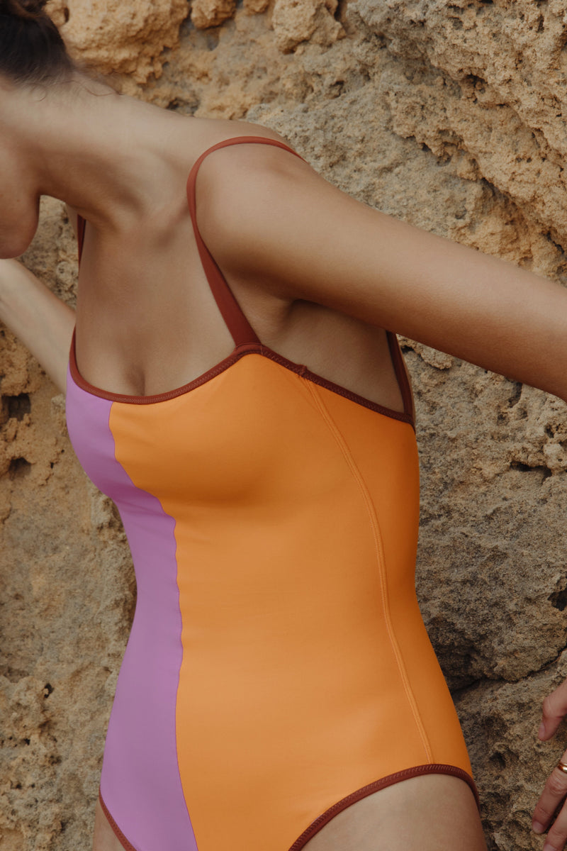 TRAJE DE BAÑO ORILLA SALITRE ROSA / NARANJA